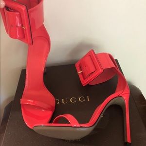 GUCCI Vernice Crystal/ Vernice S. Baby heels.  Begonia Pink